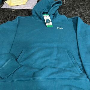 👩‍🦳 ladies Fila hoody